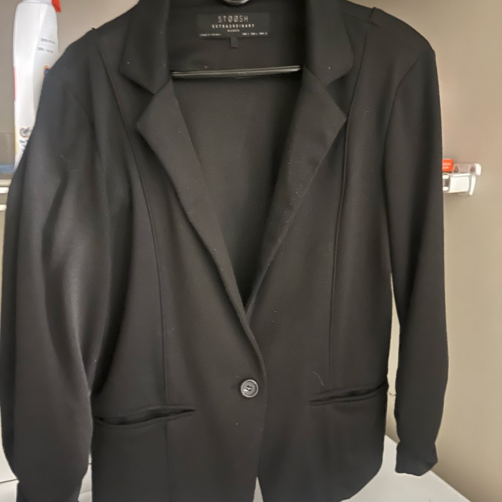 Women’s black soft jersey blazer, button front, size large